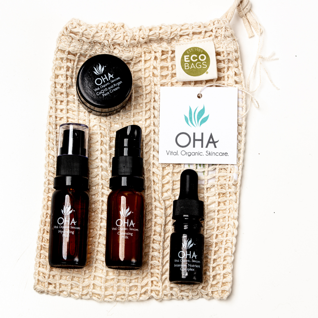 Skincare minatures set and cotton mesh bag that provides daily routine for glowing skin