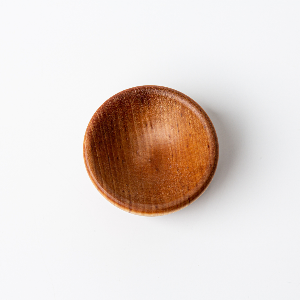Sustainable wooden bowl to mix skincare products